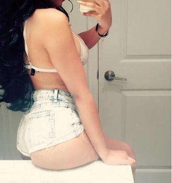 , 21  female escort, Barrie