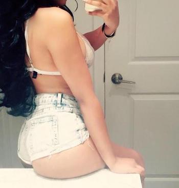 , 21  female escort, Barrie