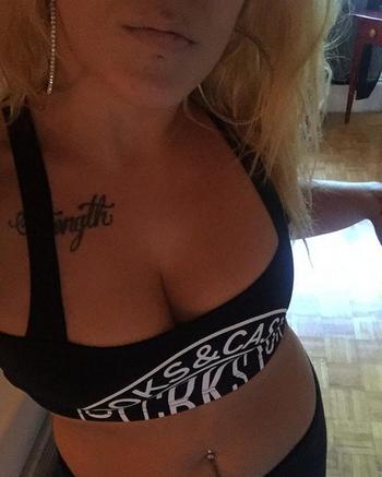, 24  female escort, Barrie