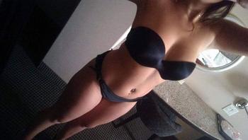 , 22  female escort, Barrie