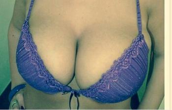 , 21 Latino/Hispanic female escort, Barrie