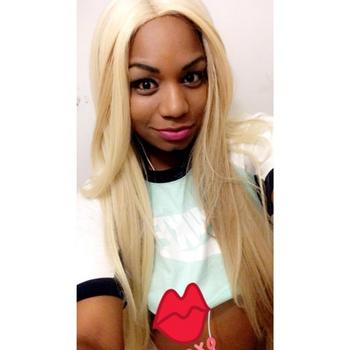 , 21  female escort, Barrie