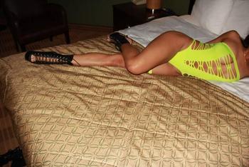 , 20  female escort, Barrie