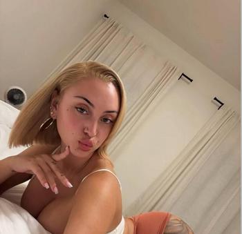 Chase, 25 Caucasian/White female escort, Barrie