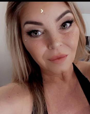 Honey, 38 Caucasian/White female escort, Barrie