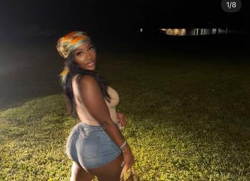 Demi, 28 Black female escort, Barrie